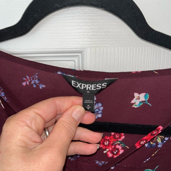 Express Burgundy Lightweight Floral Blouse Medium - Picture 2 of 3